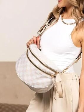 Caitina Crossbody Bum Bag - Heart